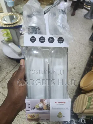 2Pcs Glass Oil Bottles and Dispensers ( 500mls Each)