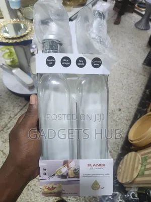 2Pcs Glass Oil Bottles and Dispensers ( 500mls Each)