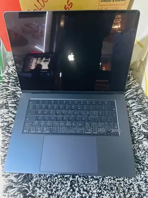 New Laptop Apple MacBook Air 2025 M4 16GB Apple M4 SSD 512GB
