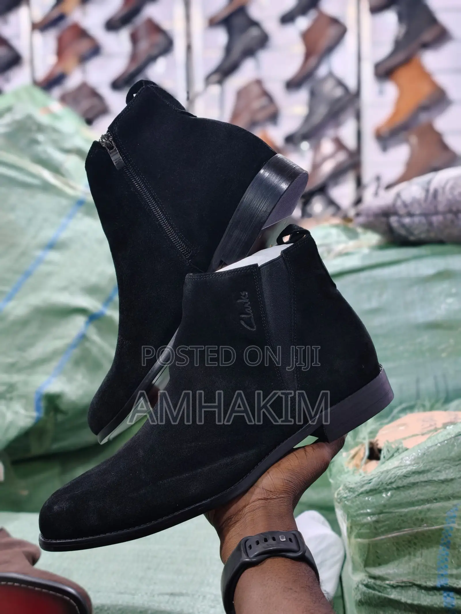 Classic Men Suede Side Zipper Chelsea Clarks Boots in Stock