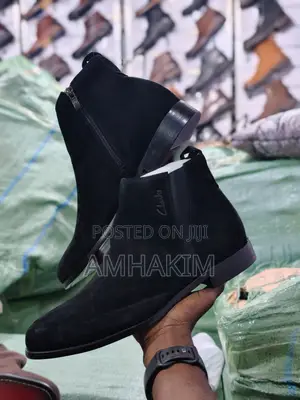 Classic Men Suede Side Zipper Chelsea Clarks Boots in Stock