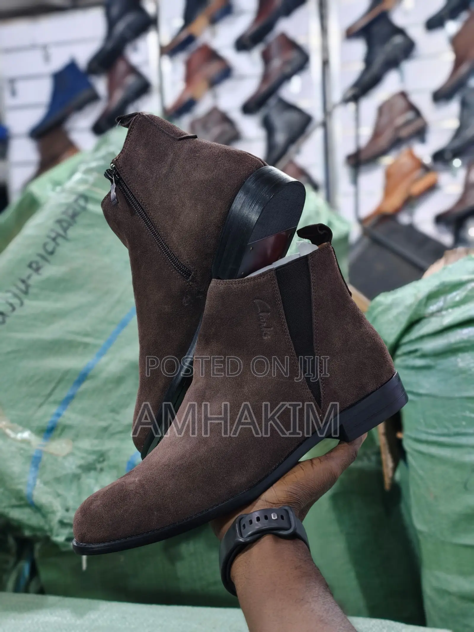 Classic Men Suede Side Zipper Chelsea Clarks Boots in Stock