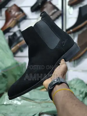 Classic Men Suede Side Zipper Chelsea Clarks Boots in Stock