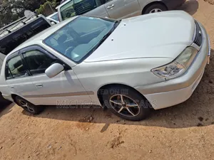 Toyota Corona Premio 2000 White
