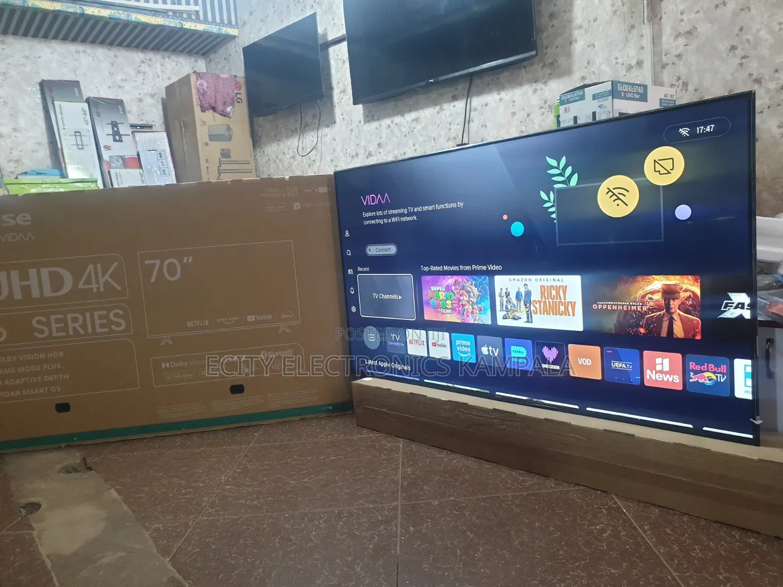 Boxed 70" Hisense
