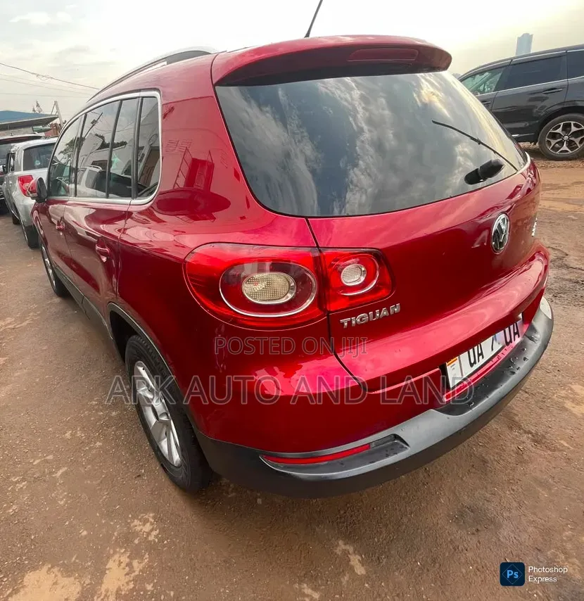 Volkswagen Tiguan 2007 Red