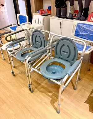 Commode Chair 3