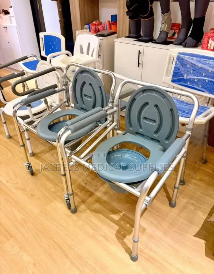 Commode Chair 3