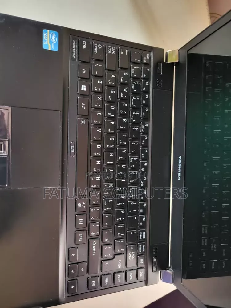 Laptop Toshiba Portege R930 8GB Intel Core i5 HDD+SSD 250GB