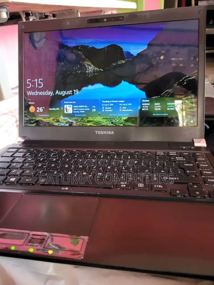 Laptop Toshiba Portege R930 8GB Intel Core i5 HDD+SSD 250GB