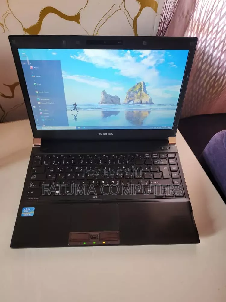 Laptop Toshiba Portege R930 8GB Intel Core i5 HDD+SSD 250GB