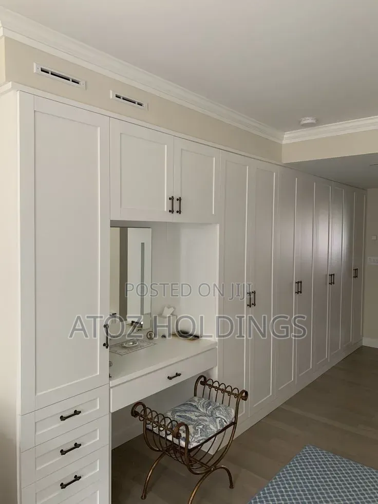 Wardrobes/Britain Wardrobes in Any Colour 975,000/- Per Running Meter