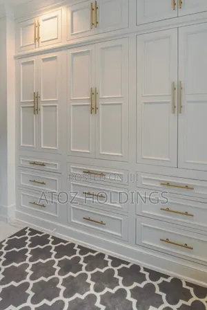 Wardrobes/Britain Wardrobes in Any Colour 975,000/- Per Running Meter