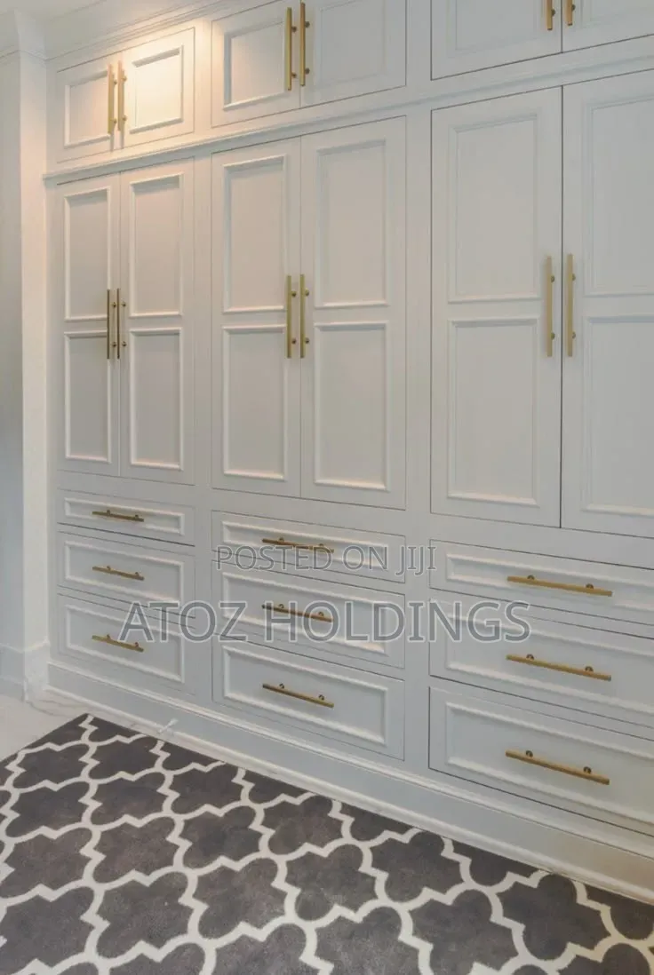 Wardrobes/Britain Wardrobes in Any Colour 975,000/- Per Running Meter