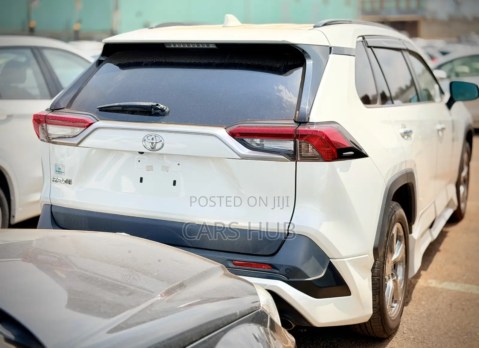 Toyota RAV4 XLE Premium AWD 2020 White