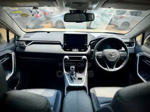 Toyota RAV4 XLE Premium AWD 2020 White