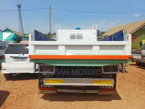 Fuso Tipper