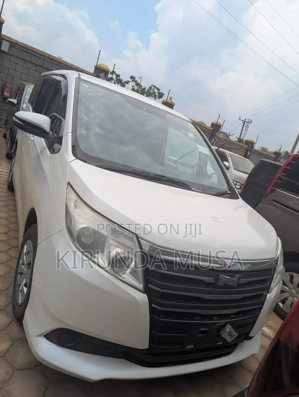 Toyota Noah 2014 White