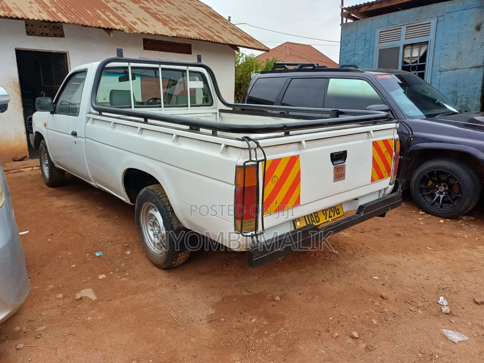 Nissan Pick-Up 1996 White