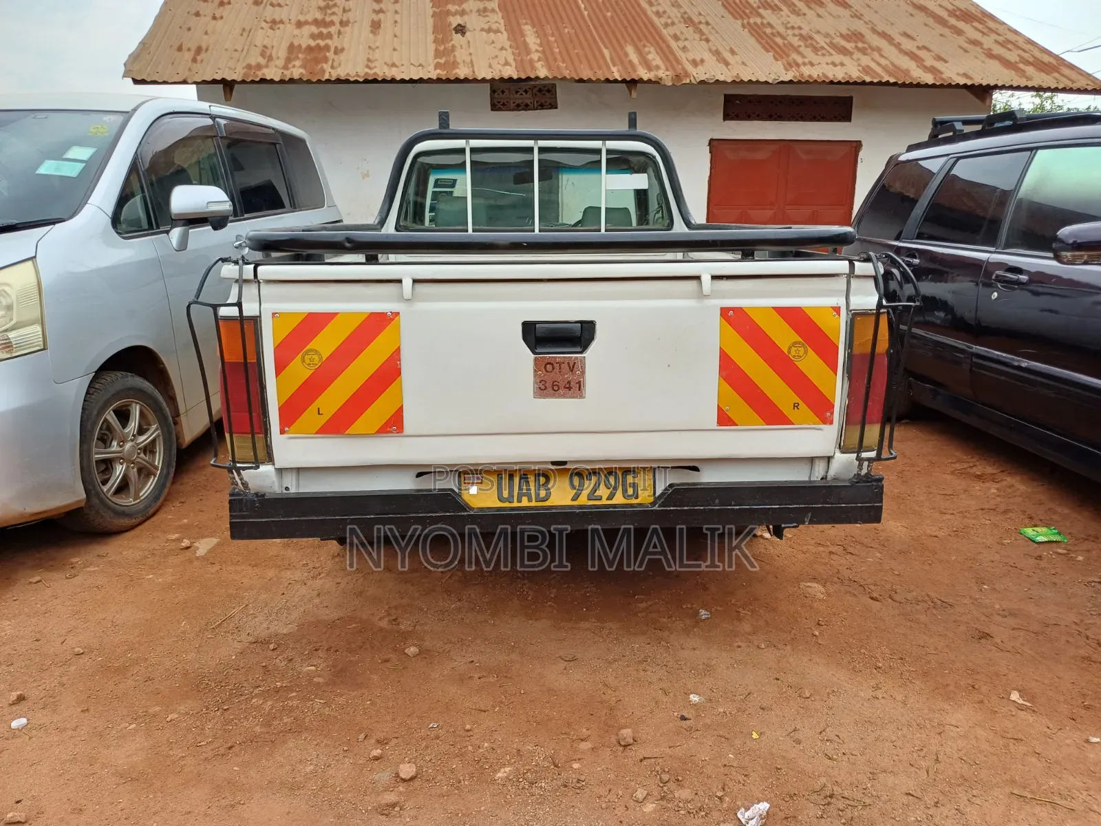 Nissan Pick-Up 1996 White