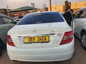 Mercedes-Benz C200 2011 White