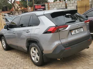 Toyota RAV4 2017 Silver