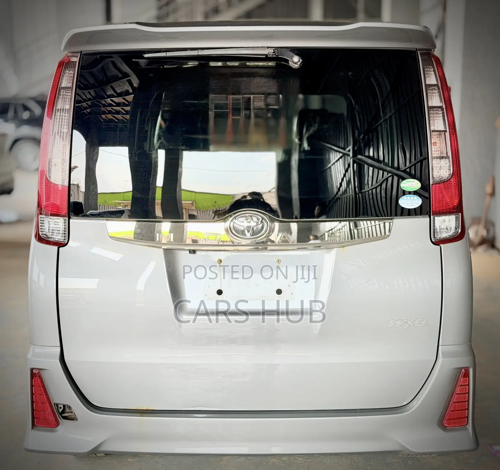 Toyota Noah 2.0 AWD (7 Seater) 2018 Silver