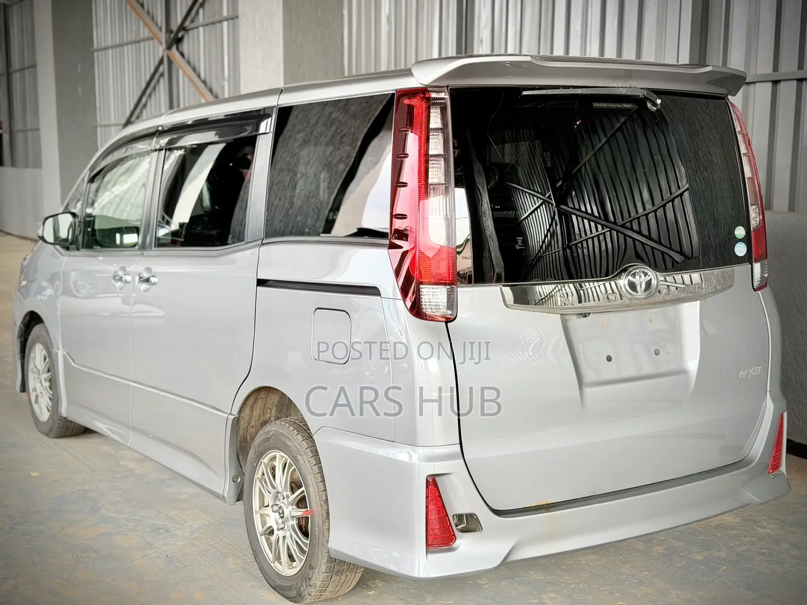 Toyota Noah 2.0 AWD (7 Seater) 2018 Silver