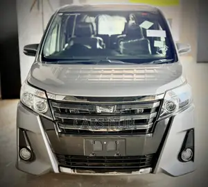 Toyota Noah 2.0 AWD (7 Seater) 2018 Silver