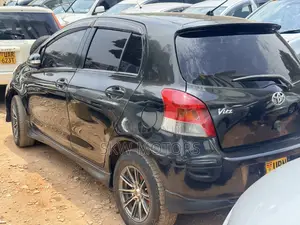Toyota Vitz 2009 Black