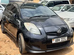 Toyota Vitz 2009 Black