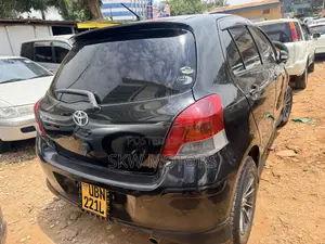 Toyota Vitz 2009 Black