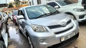 Toyota IST 2009 Silver
