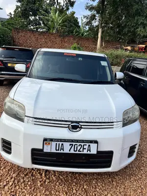 Toyota Corolla Rumion Hatchback 1.5 FWD 2009 White