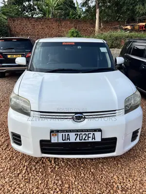 Toyota Corolla Rumion Hatchback 1.5 FWD 2009 White