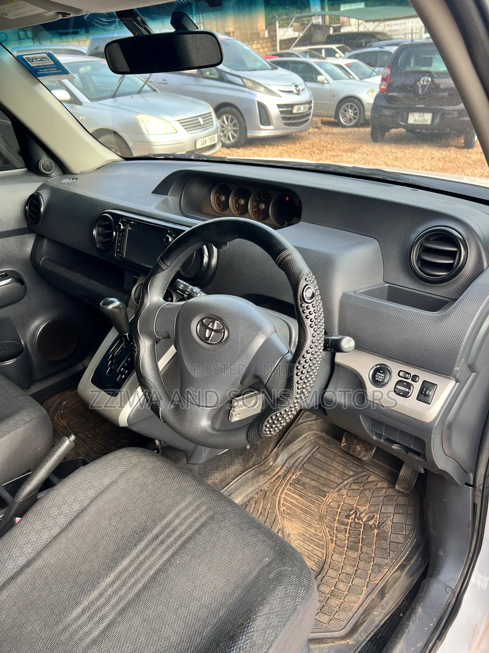Toyota Corolla Rumion Hatchback 1.5 FWD 2009 White