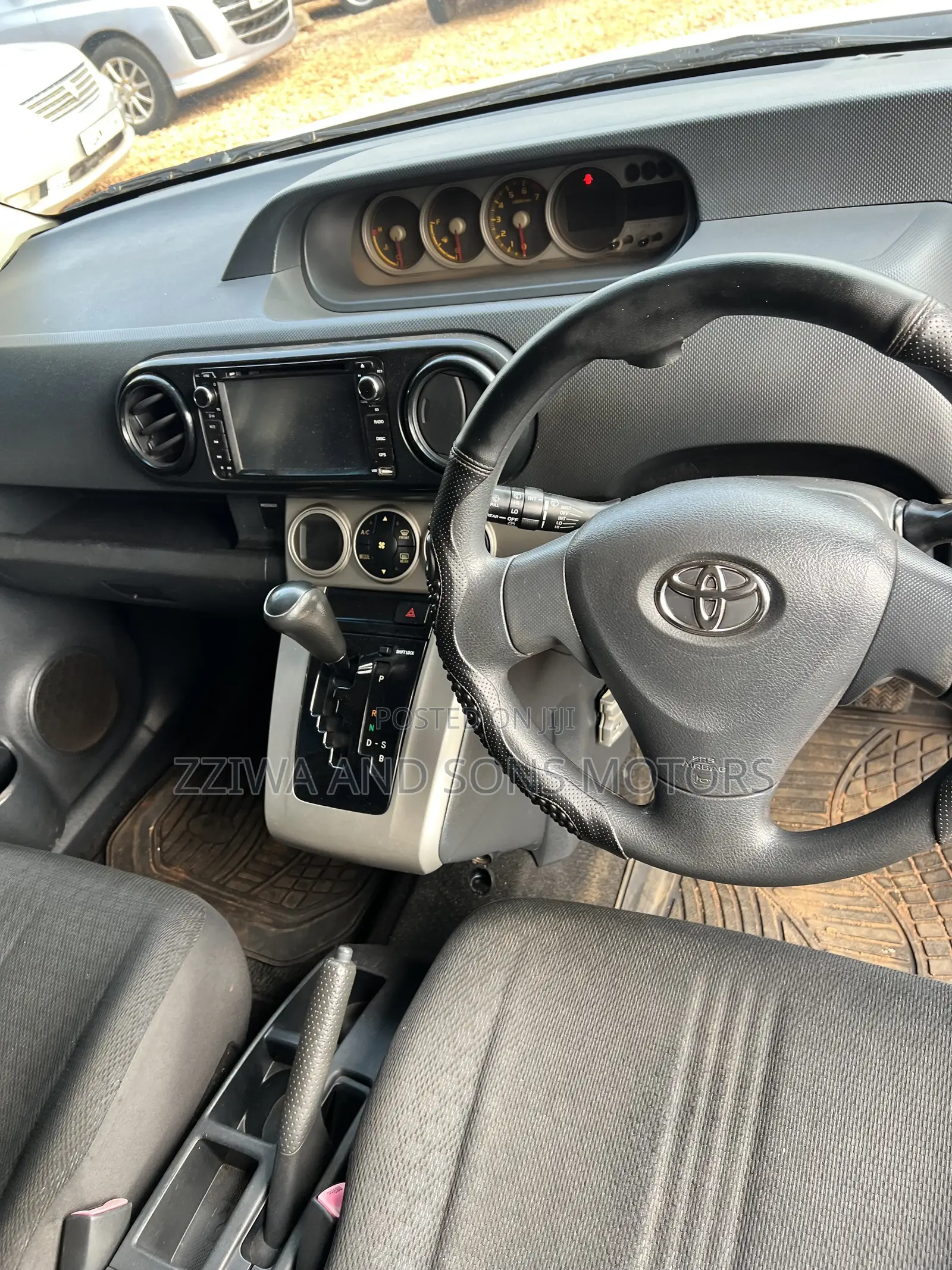 Toyota Corolla Rumion Hatchback 1.5 FWD 2009 White
