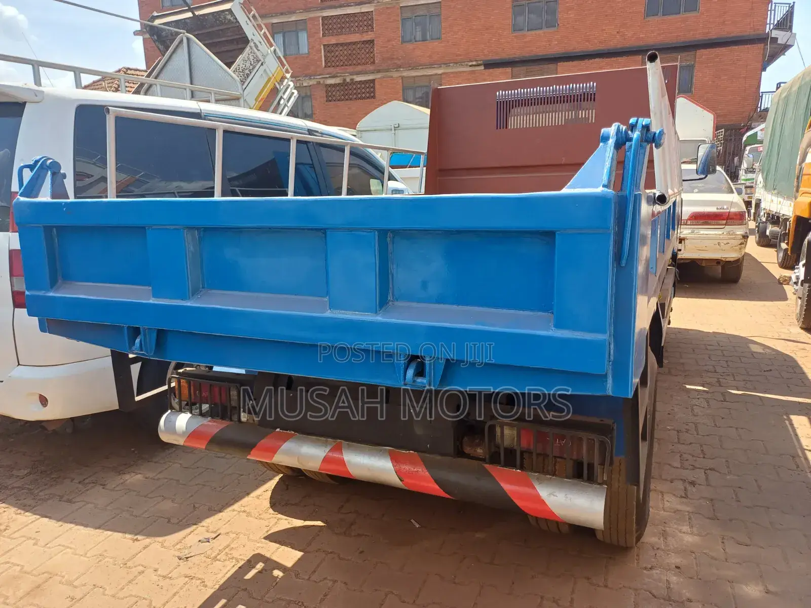 Canter Tipper