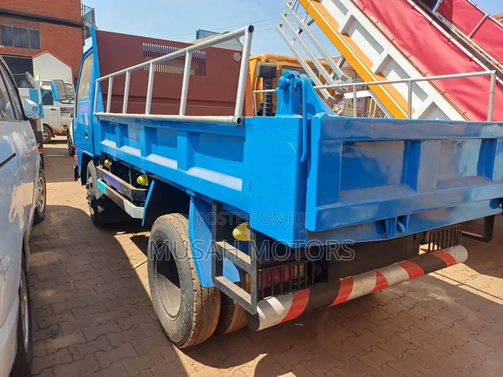 Canter Tipper