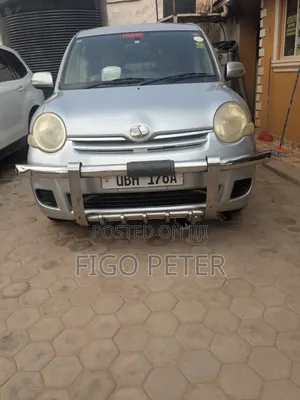 Toyota Sienta 2006 Silver