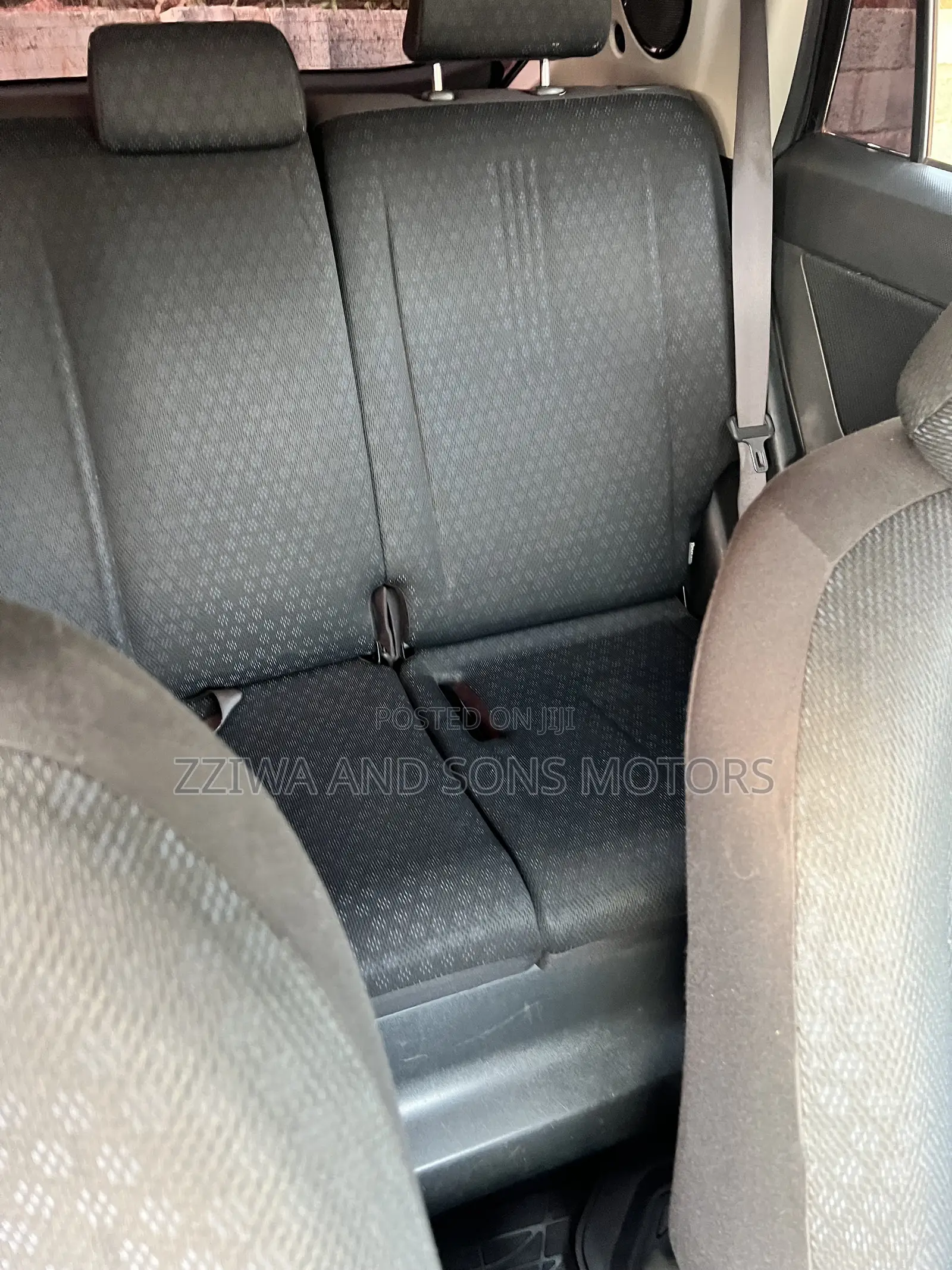 Toyota Corolla Rumion Hatchback 1.5 FWD 2014 Black