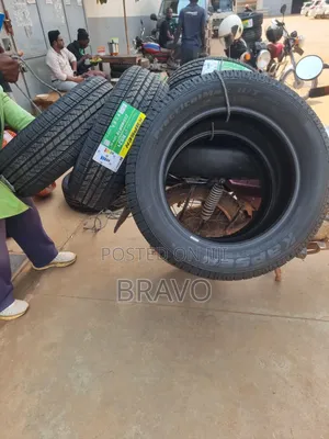 235/60r18 Good Quality Tyres for Rov4 New Model.