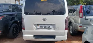 Toyota HiAce 2012 White