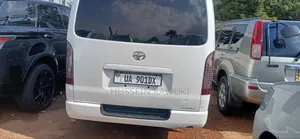Toyota HiAce 2012 White