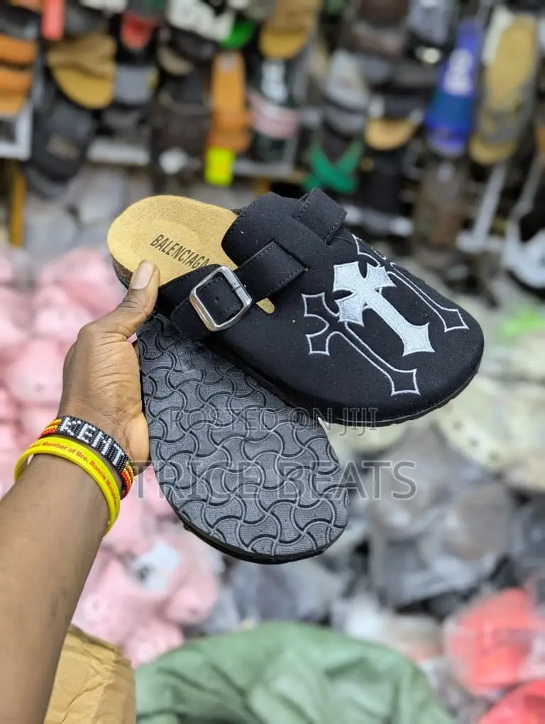 Unisex Shoes Size 40-45