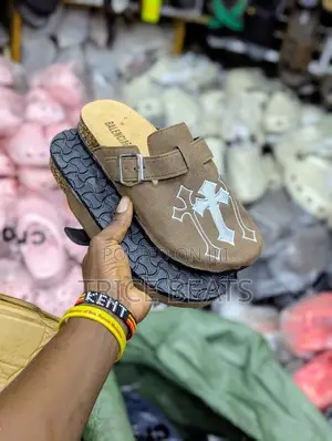 Unisex Shoes Size 40-45