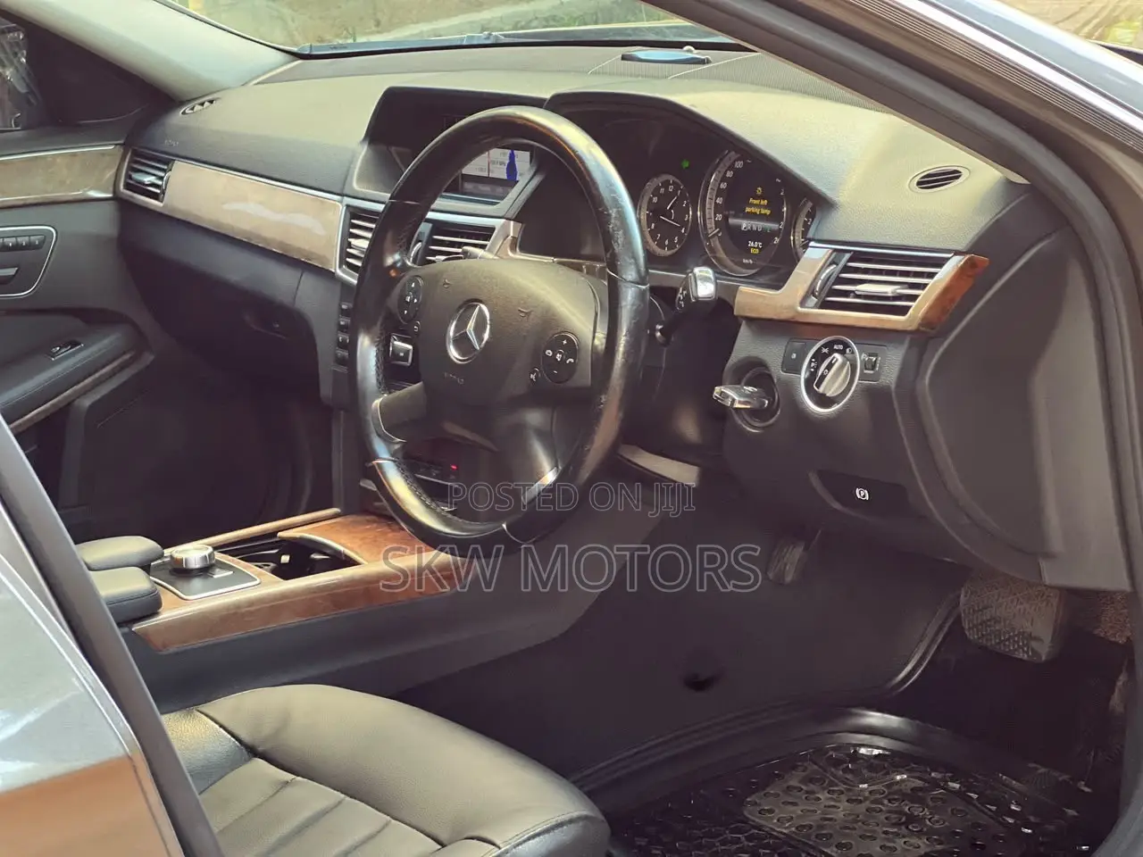 Mercedes-Benz E300 2011 Silver