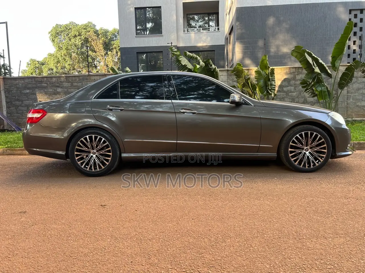 Mercedes-Benz E300 2011 Silver