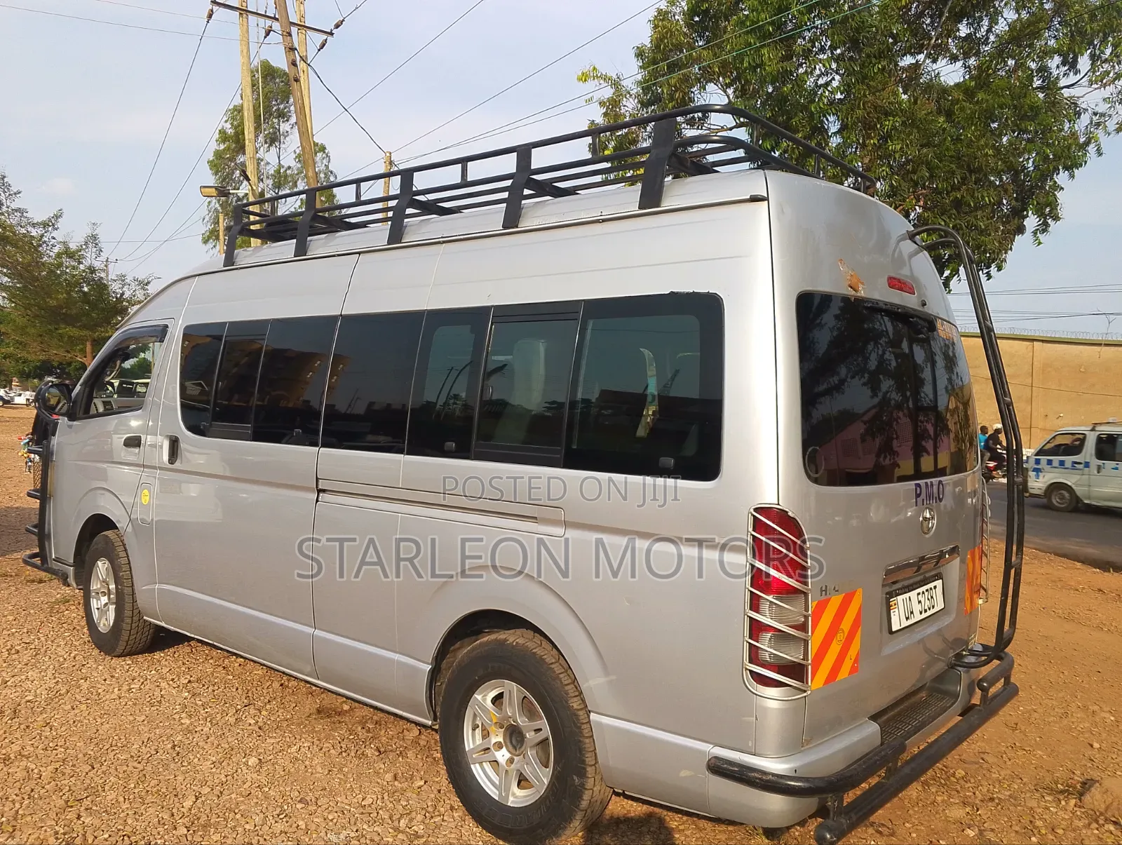 Toyota HiAce 2010 Silver