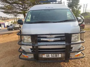 Toyota HiAce 2010 Silver